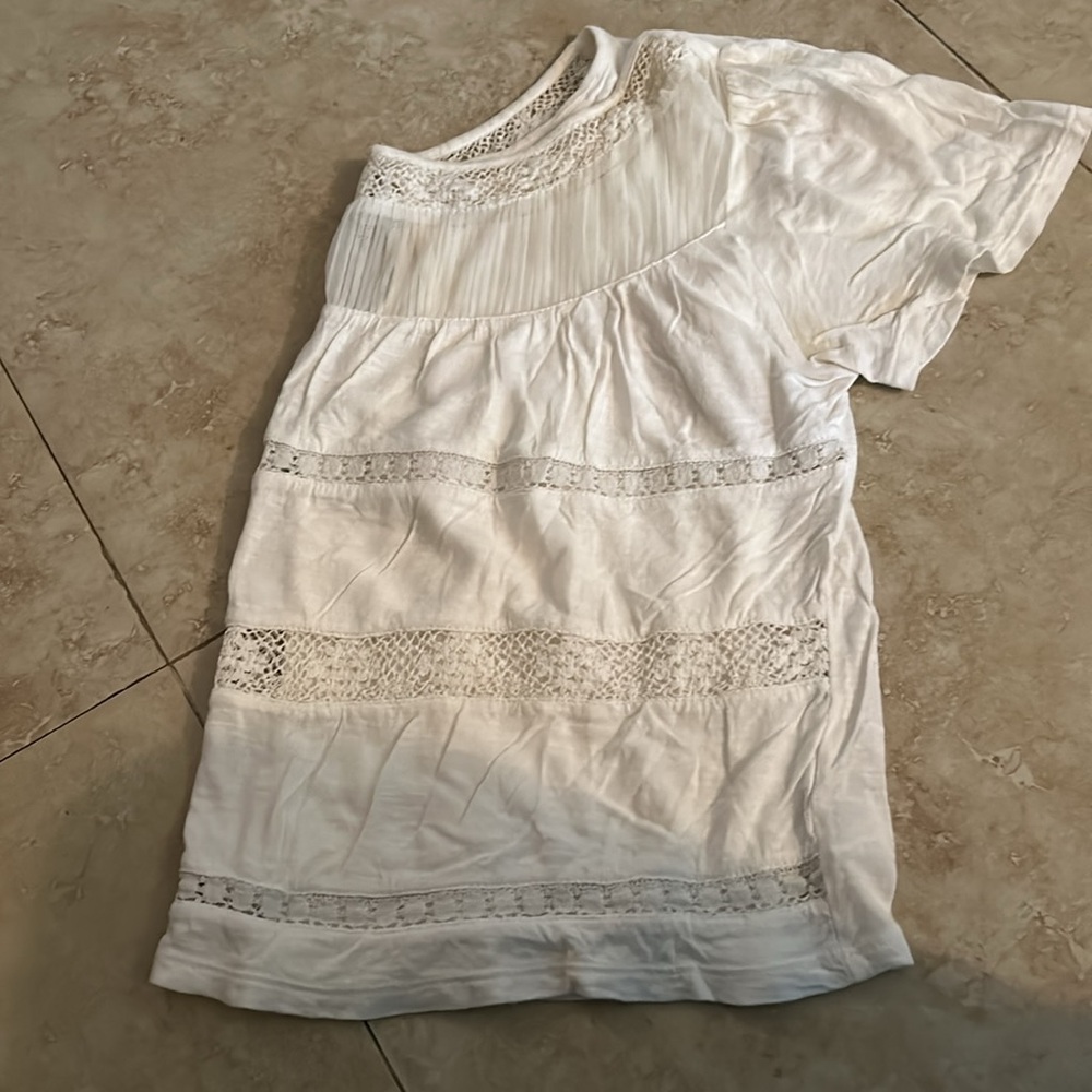 ✨👡🥂💋🤍American Eagle Soft Flowy Blouse